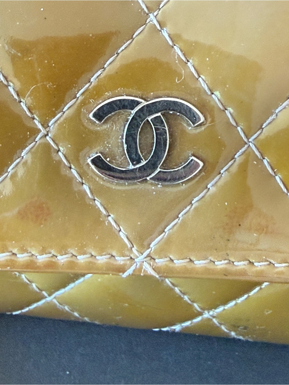 Chanel Quilted Patent Leather Compact Credit Card 💳 Wallet - Caramel Color - Picture 9 of 15